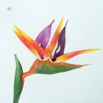 Élégant Oiseau de Paradis Artificiel en fleurs
