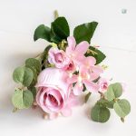 Arrangement floral artificiel délicat