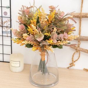 Petit bouquet de fleurs séchées en décoration