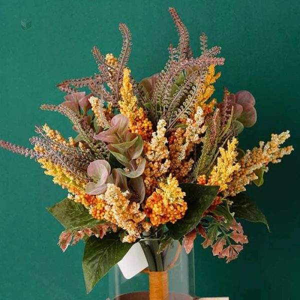 Petit bouquet coloré de fleurs séchées