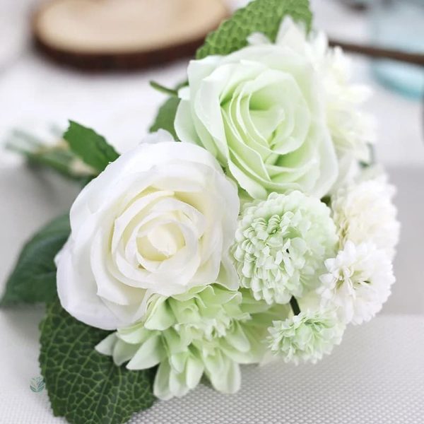 Bouquet nuptial miniature, parfait pour les mariées