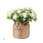 Fleur en plastique pour une décoration durable