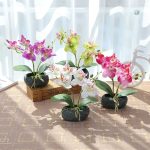 Petite orchidée artificielle en pot décoratif