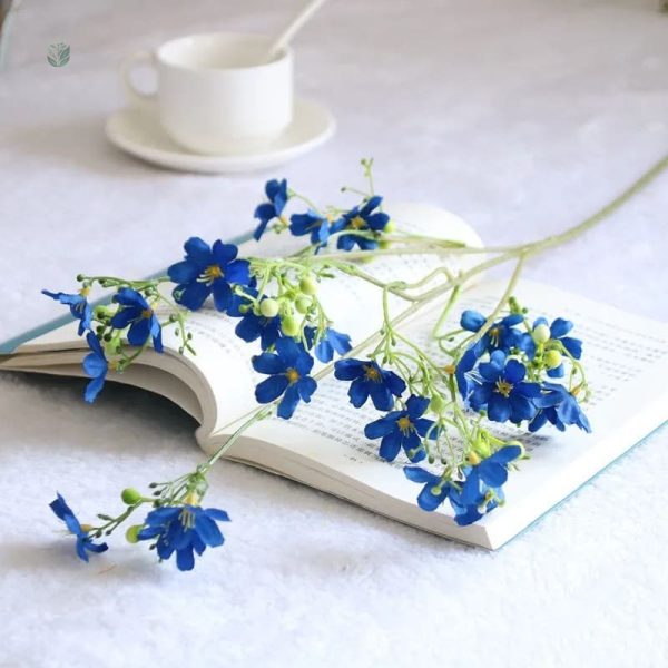 Arrangement de petites fleurs artificielles pour centre de table