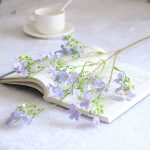 Petites floraisons artificielles pour un look printanier