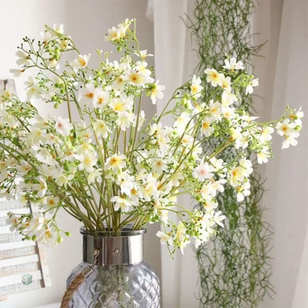 Petites fleurs en plastique, idéales pour projets DIY