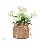 Petits pots avec fleurs artificielles pour embellir votre espace