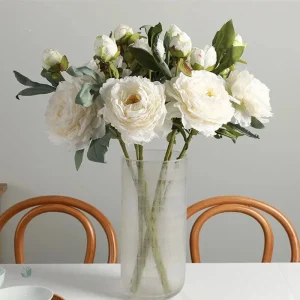 Composition de pivoines dans des teintes vintage