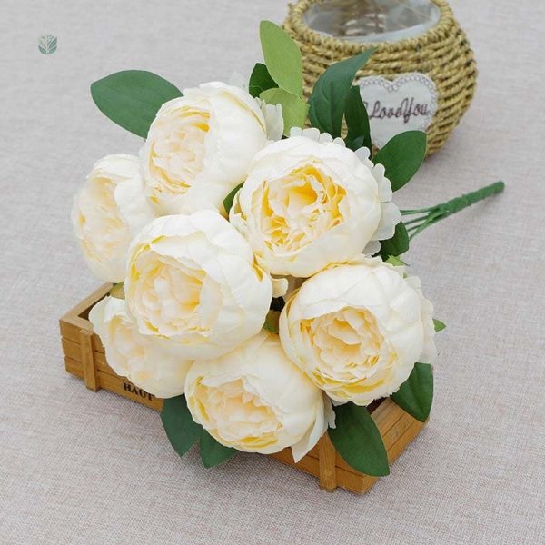 Composition florale de pivoines artificielles pour événements