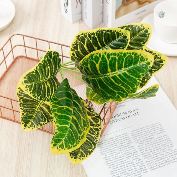 Décoration intérieure : plante artificielle élégante
