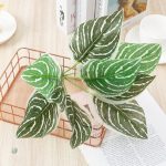 Accessoire de décoration : plante artificielle en pot
