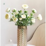 Bouquet de renoncules pour ambiance chaleureuse