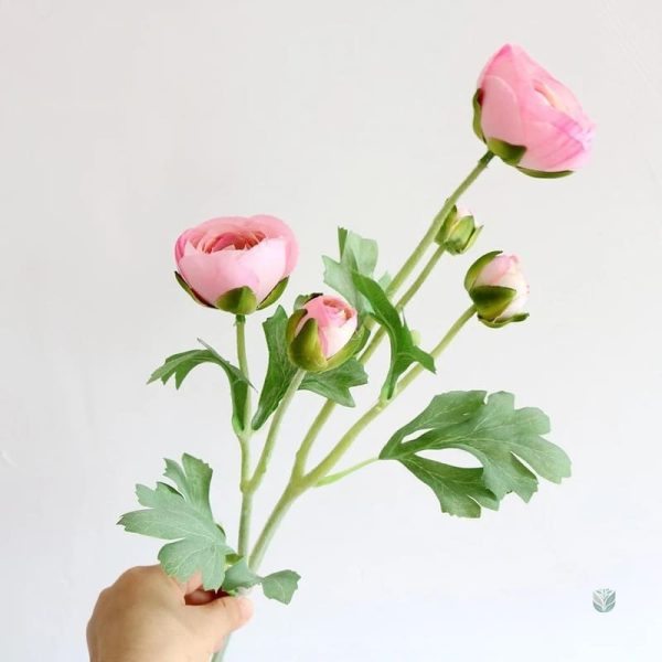 Fleurs en tissu : renoncules artificielles
