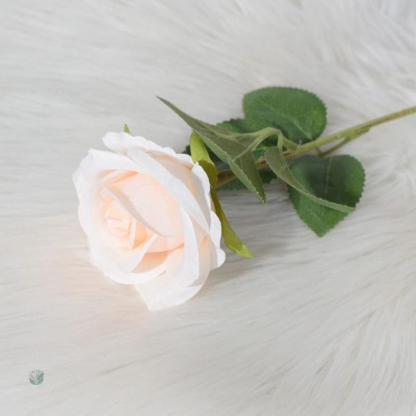 Fleurs artificielles roses, look réaliste et durable
