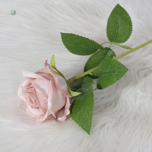Rose synthétique, choix parfait pour la maison