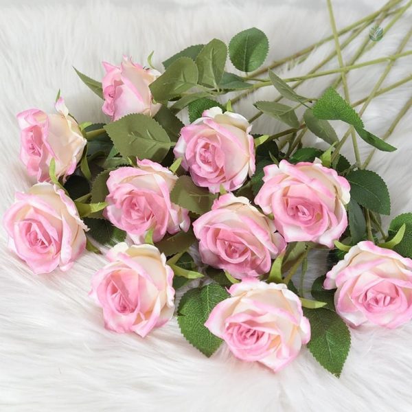 Bouquet de roses artificielles, style romantique