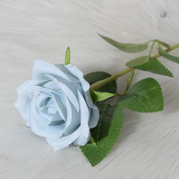 Roses bleues artificielles élégantes pour décoration intérieure