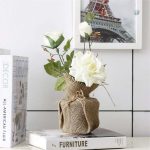 Fleur en pot, rose synthétique parfaite pour un décor durable