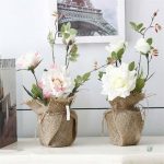 Arrangement floral artificiel, rose en pot pour toutes occasions