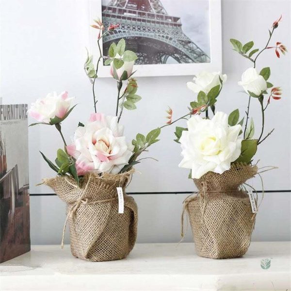 Arrangement floral artificiel, rose en pot pour toutes occasions