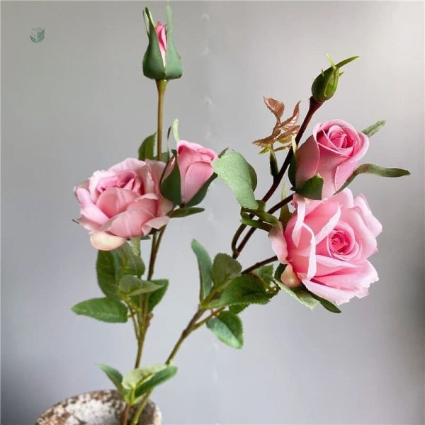Roses synthétiques élégantes pour décoration intérieure