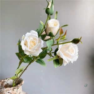 Fleurs artificielles roses pour arrangements floraux