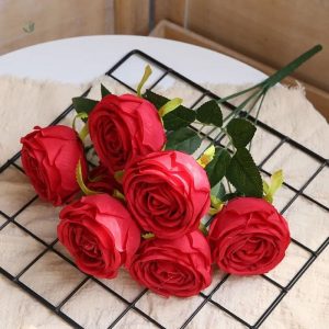 Roses artificielles blanches pour un mariage romantique