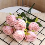 Fleurs artificielles roses pour embellir votre événement