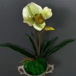 Tige d'orchidée réaliste en matériaux synthétiques